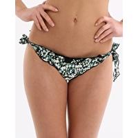 Pour Moi Daisy Tie Side Brief Review